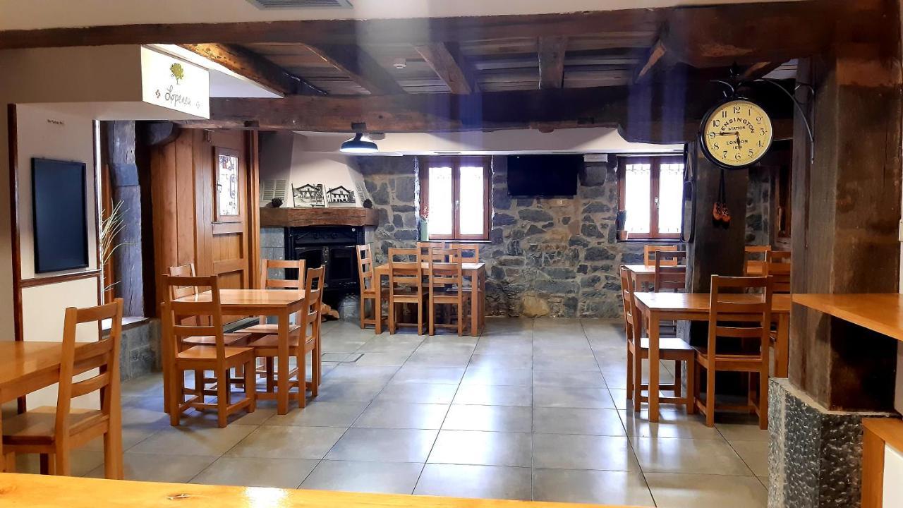 Hostal-Cicloturismo Lopenea Leitza  Buitenkant foto