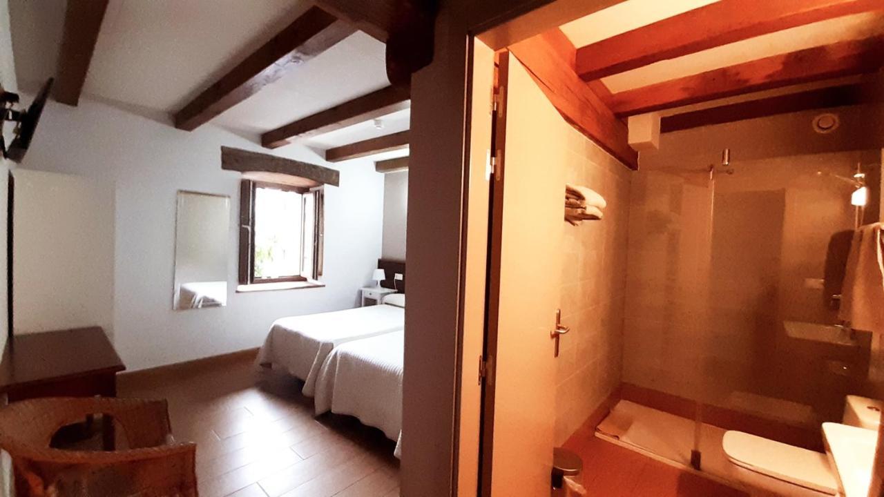 Hostal-Cicloturismo Lopenea Leitza  Buitenkant foto