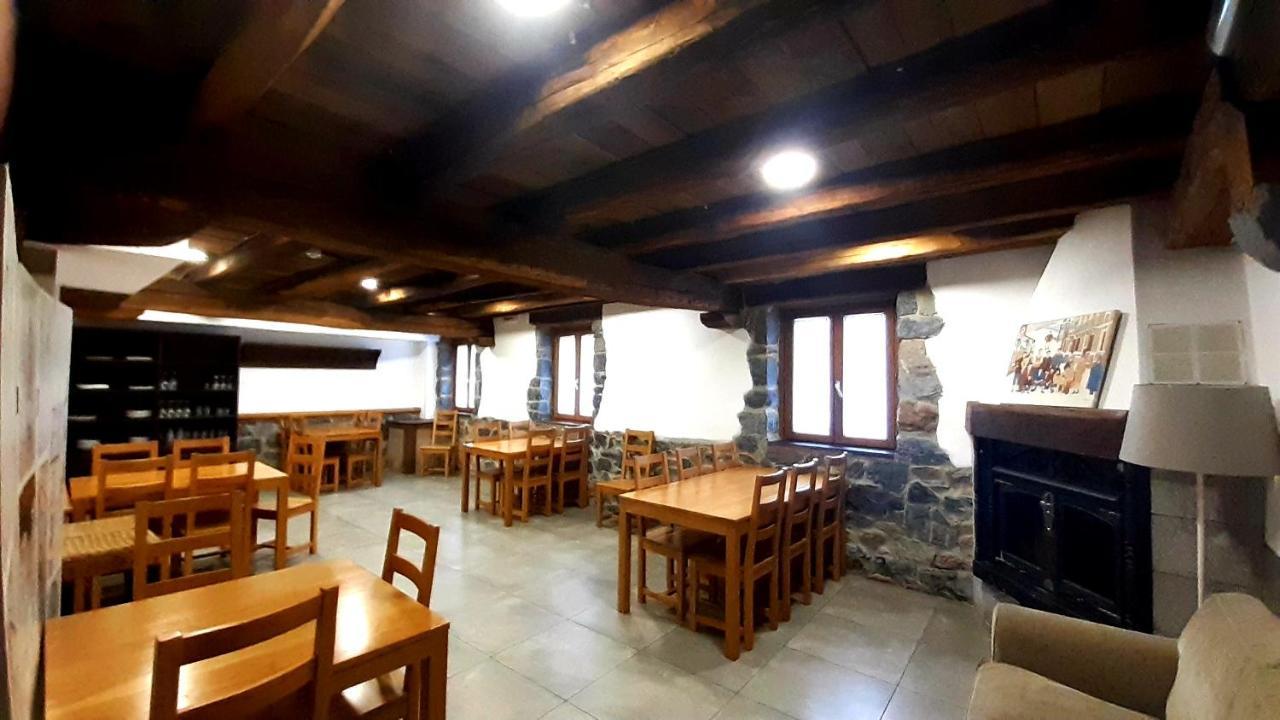 Hostal-Cicloturismo Lopenea Leitza  Buitenkant foto